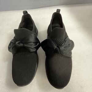 Sketchers With Memory Foam Stretch Fit Bow Beauty 32802/BBK GnuFashion